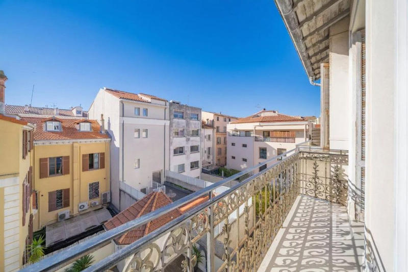 Appartement - 85 m² - 4 pièces