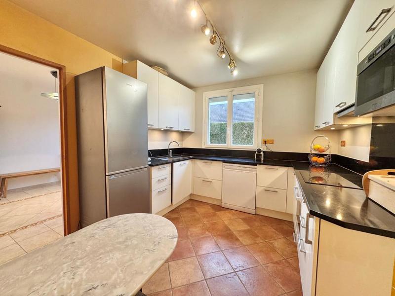 Maison - 220 m² - 6 pièces