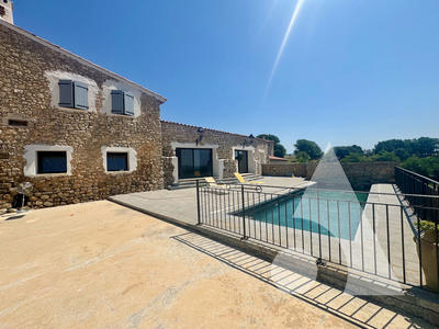 Maison - 568 m² - 12 pièces