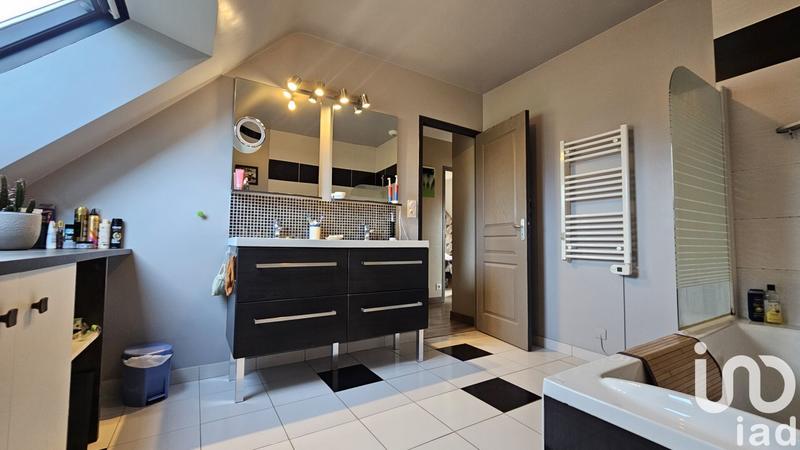 Maison - 91 m² - 5 pièces