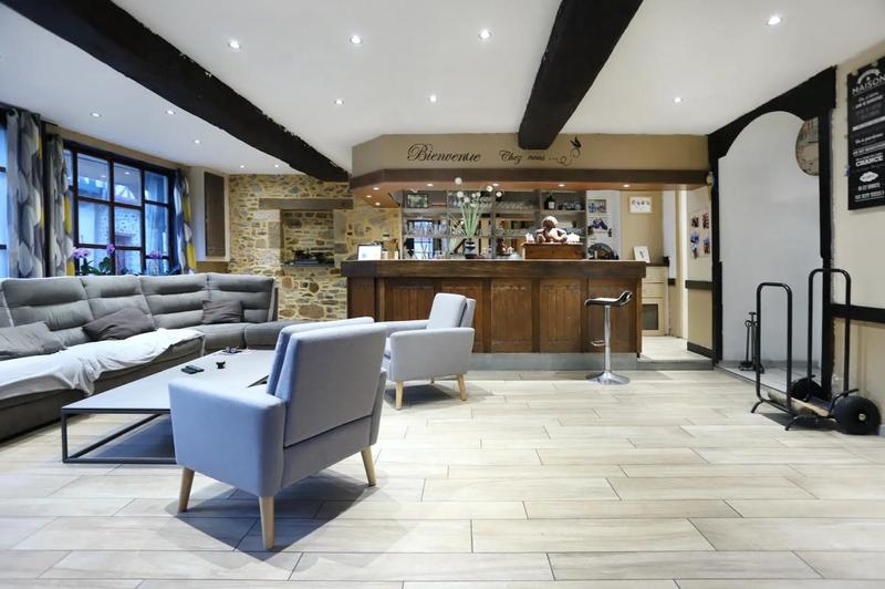 Maison - 324 m² - 8 pièces