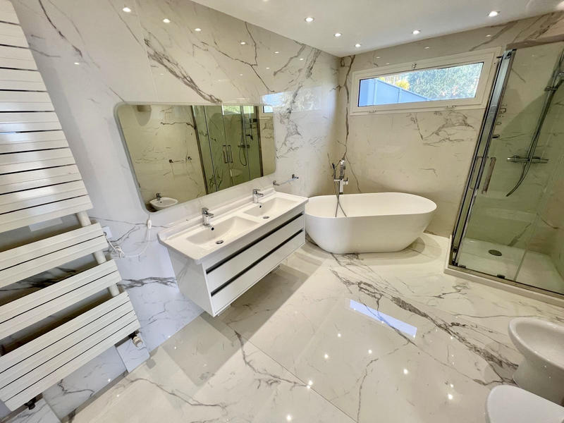 Villa - 240 m² - 5 pièces