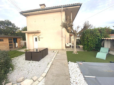 Villa - 95 m² - 4 pièces