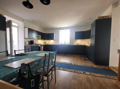 Maison - 182 m² - 7 pièces