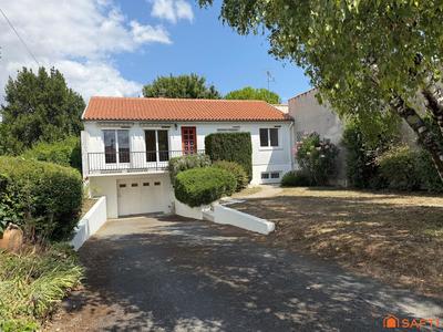 Maison - 96 m² - 5 pièces