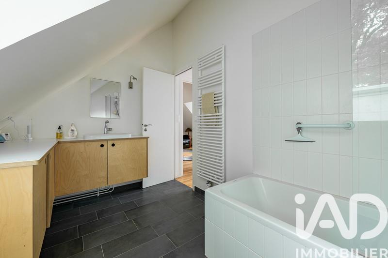 Maison - 250 m² - 9 pièces