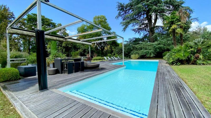 Propriété - 403 m² - 10 pièces