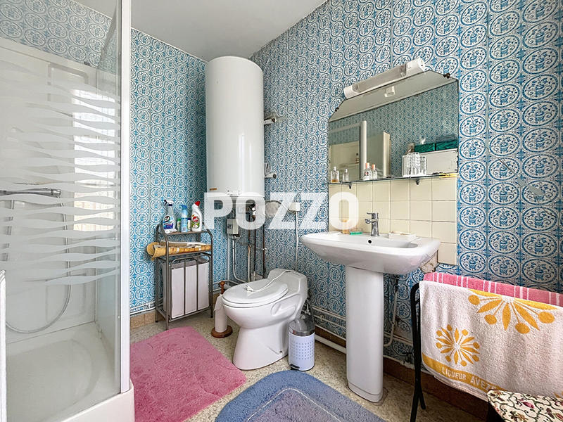 Maison - 180 m² - 8 pièces