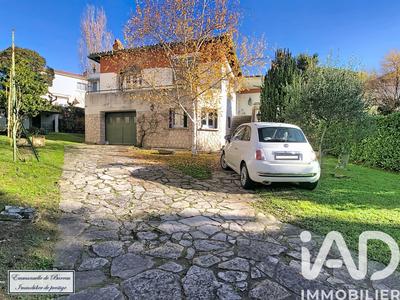 Maison - 278 m² - 9 pièces