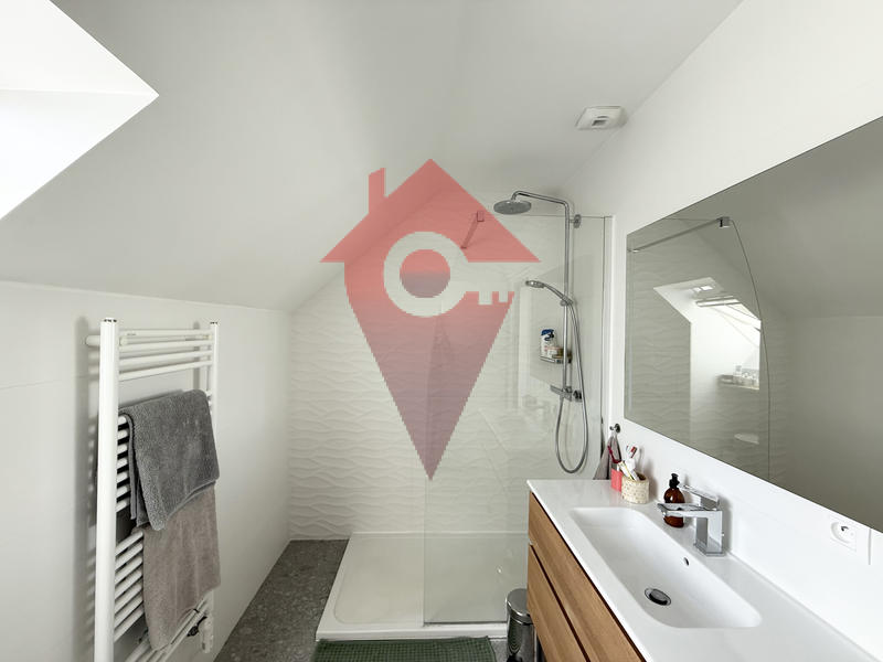 Maison - 140 m² - 5 pièces