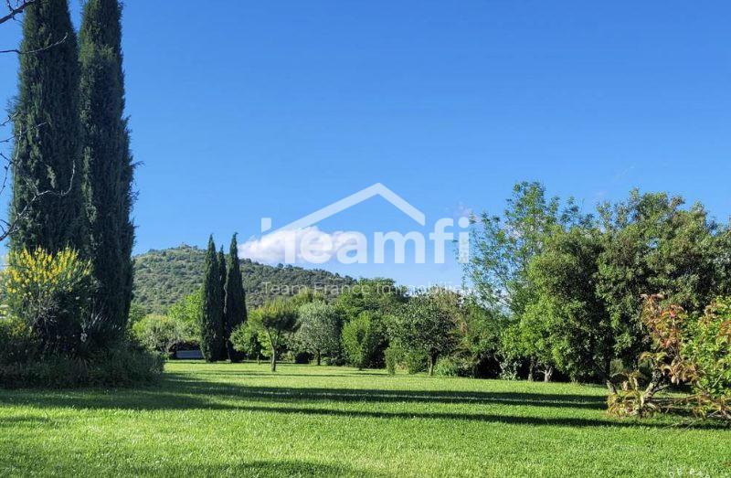 Mas - 215 m² - 12 pièces