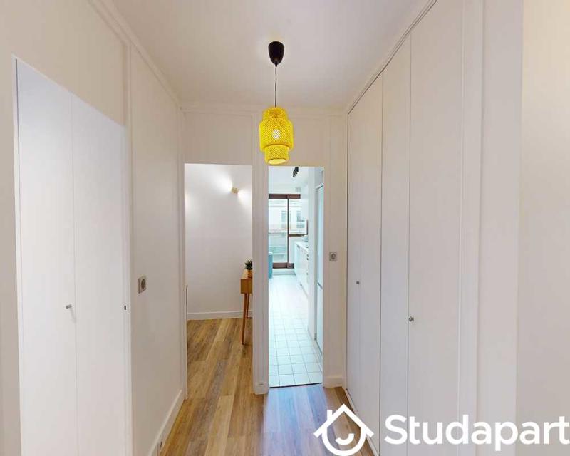 Chambre - 80 m² - 1 pièce