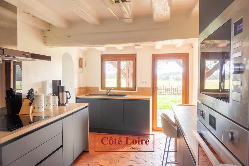 Maison - 230 m² - 8 pièces