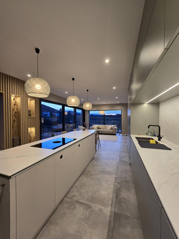 Maison - 255 m² - 8 pièces