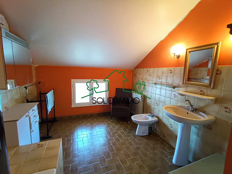 Maison - 186 m² - 12 pièces