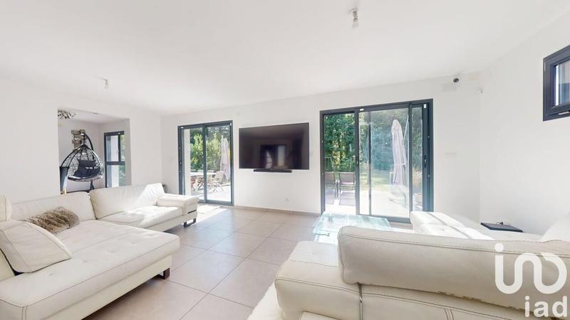 Maison - 201 m² - 8 pièces