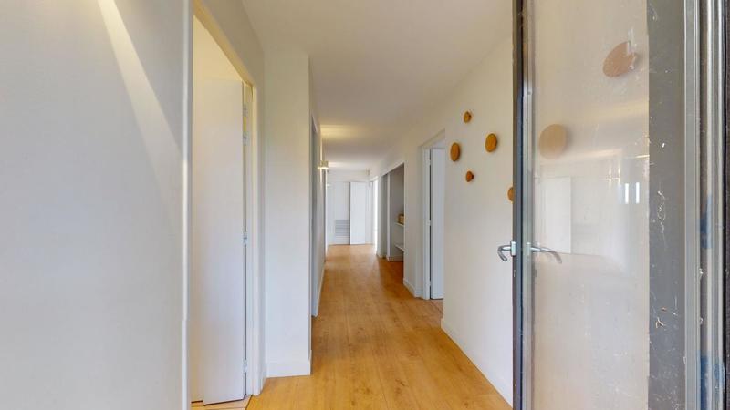 Maison - 233 m² - 5 pièces