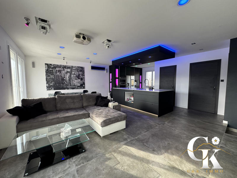 Maison - 90 m² - 5 pièces