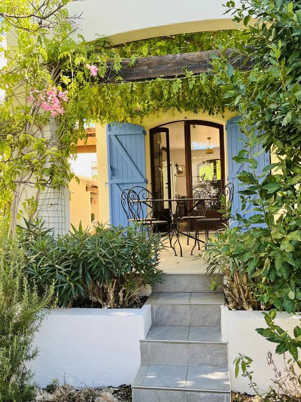 Villa - 220 m² - 6 pièces