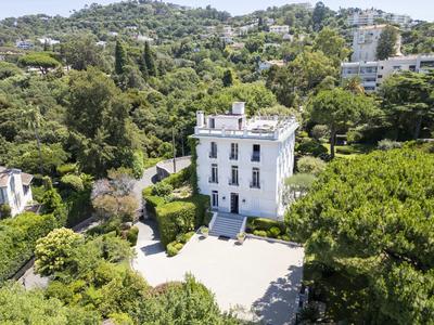 Villa - 498 m² - 15 pièces