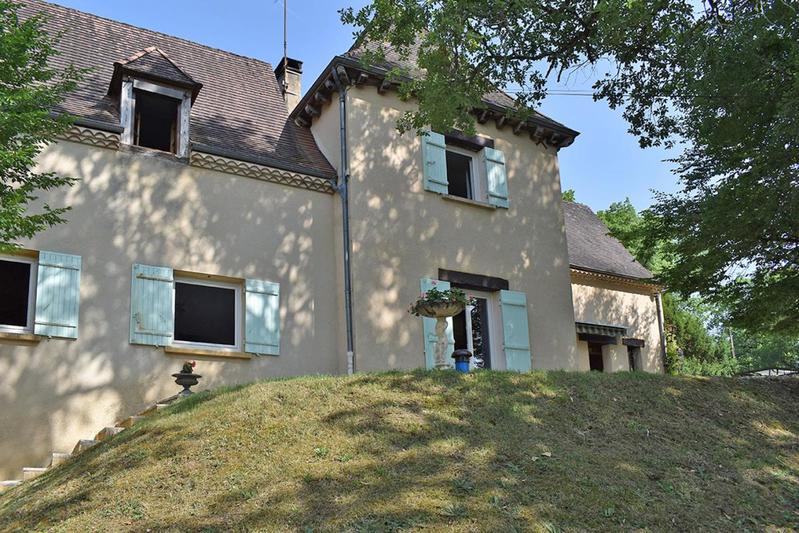 Maison - 213 m² - 10 pièces