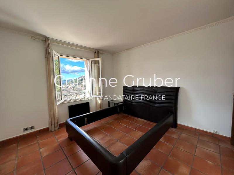 Maison - 180 m² - 6 pièces