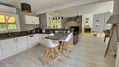 Maison - 188 m² - 7 pièces