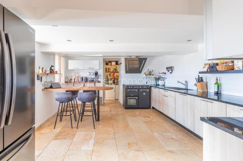 Mas - 284 m² - 6 pièces