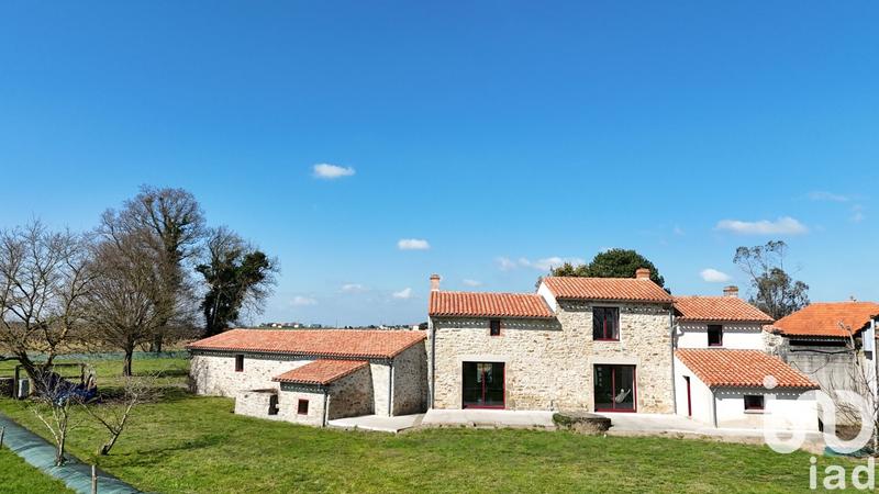 Maison - 200 m² - 8 pièces