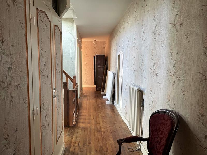 Maison traditionnelle - 148 m² - 8 pièces