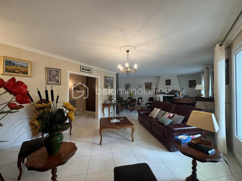 Propriété - 261 m² - 10 pièces