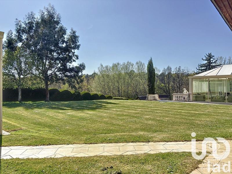 Maison - 380 m² - 13 pièces