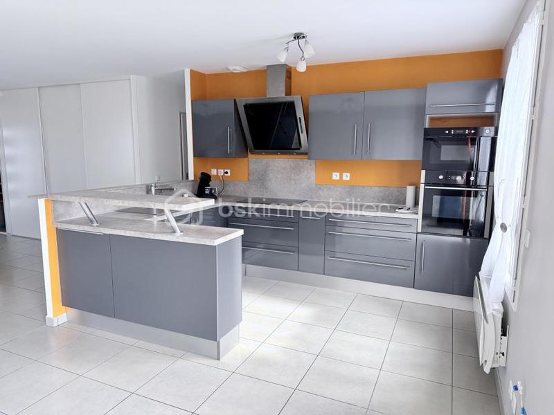 Maison traditionnelle - 112 m² - 6 pièces