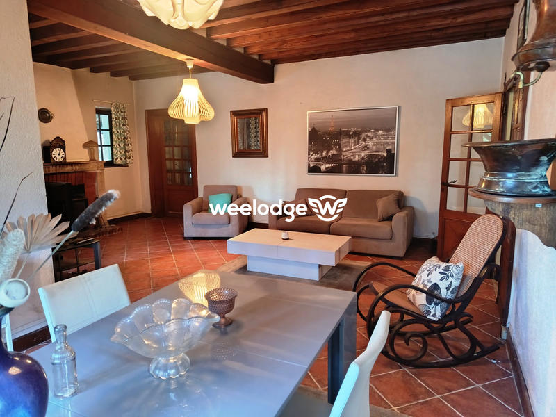 Maison - 239 m² - 10 pièces