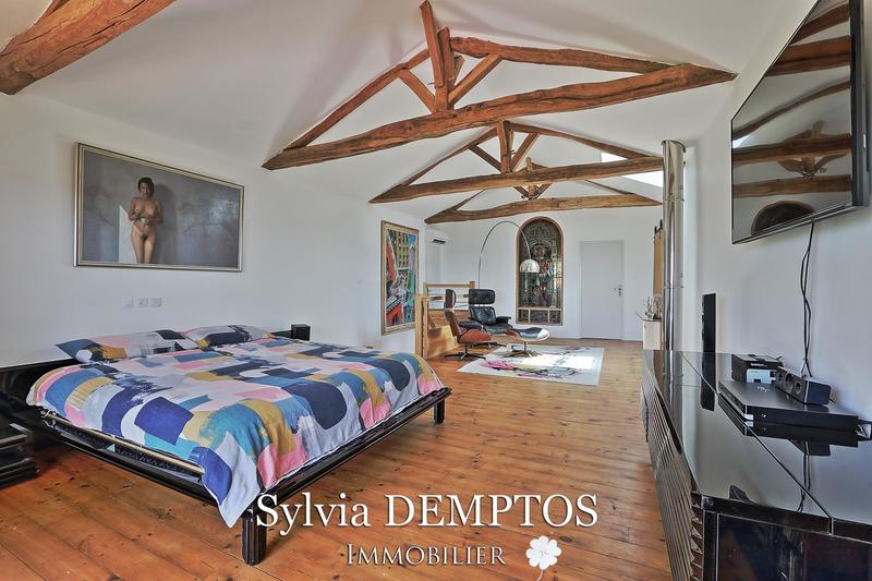 Maison - 350 m² - 10 pièces