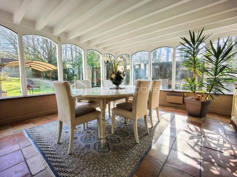 Maison - 390 m² - 15 pièces