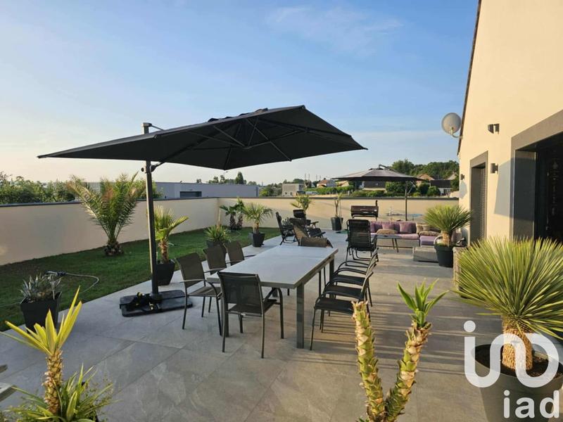 Maison - 238 m² - 8 pièces