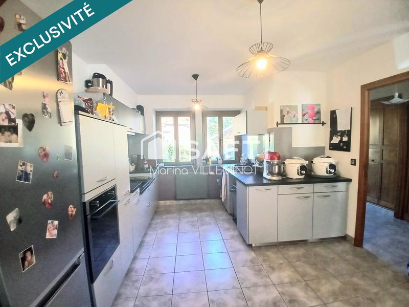 Maison - 170 m² - 8 pièces