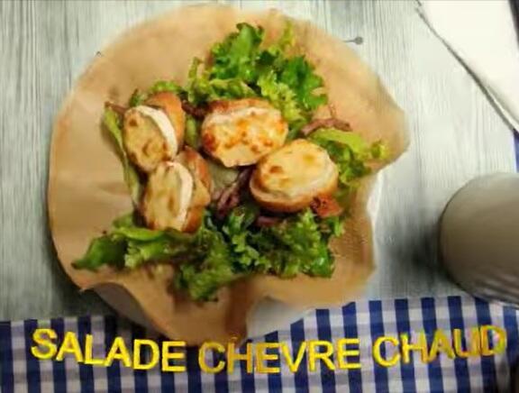 Resto drive-in est décoré pour noel avec une crèche