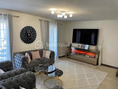 Demeure - 130 m² - 5 pièces