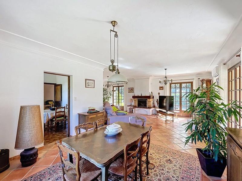 Maison - 160 m² - 2 pièces