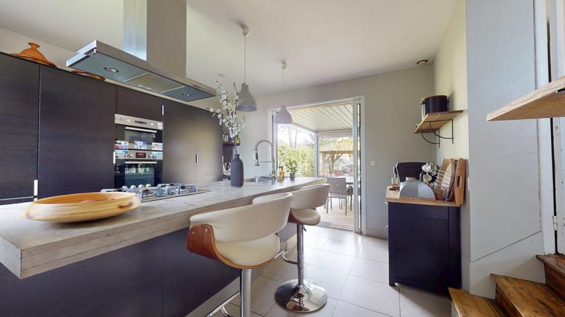 Maison - 215 m² - 7 pièces