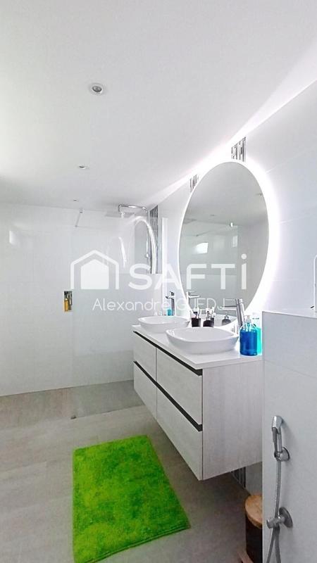 Maison - 185 m² - 7 pièces