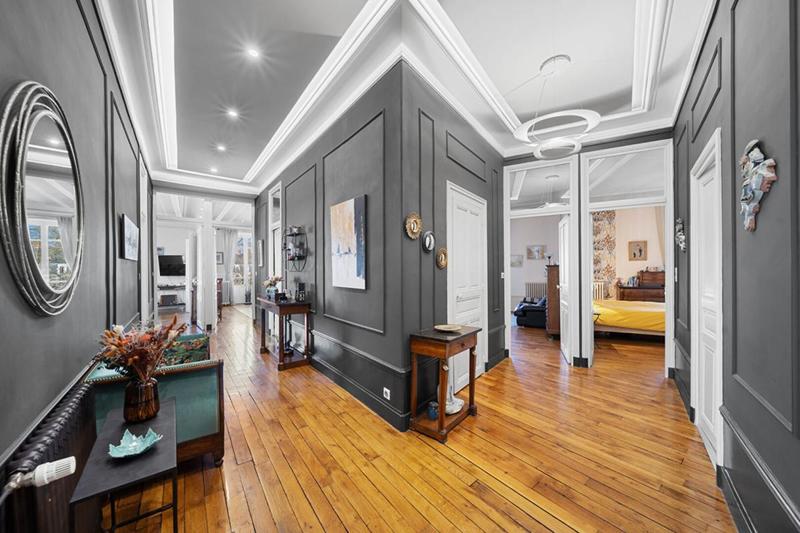 Appartement - 188 m² - 6 pièces