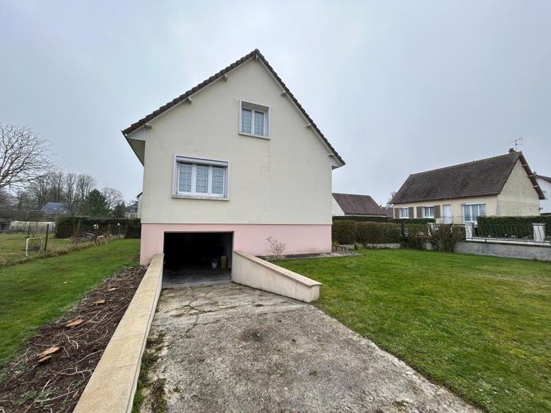 Maison - 90 m² - 4 pièces