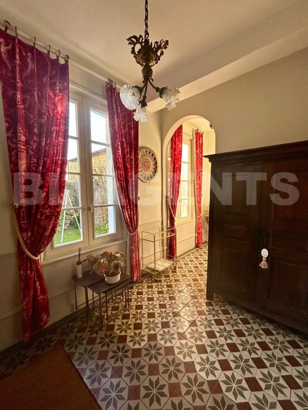 Demeure - 290 m² - 8 pièces