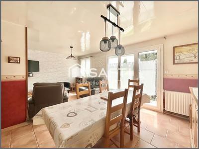 Maison - 93 m² - 4 pièces