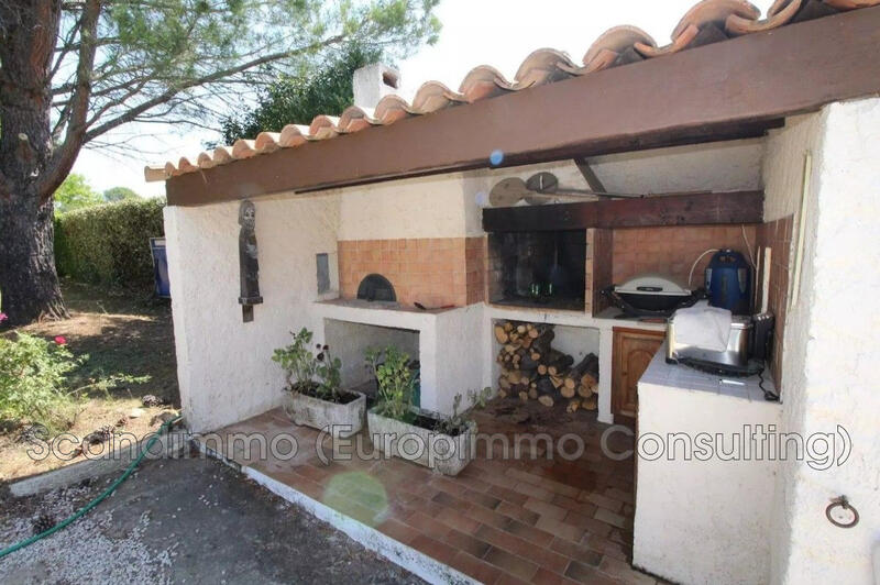 Maison - 7 600 m² - 6 pièces