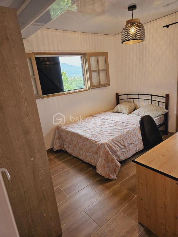 Appartement - 100 m² - 6 pièces