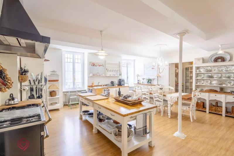 Maison de maîtres - 276 m² - 9 pièces